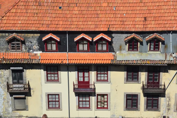 Facade of an old building — Stock Photo, Image