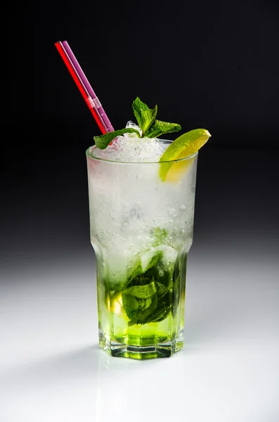 Alcoholic cocktail close up — Stock Photo, Image