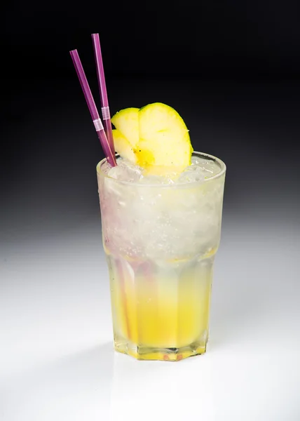 Alkoholischer Cocktail aus nächster Nähe — Stockfoto