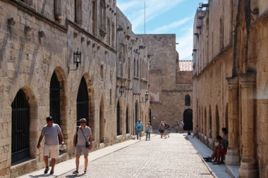Yunanistan 'ın Rodos kentindeki Eski Rodos kasabasındaki Şövalyeler Bulvarı veya Odos Ippoton 