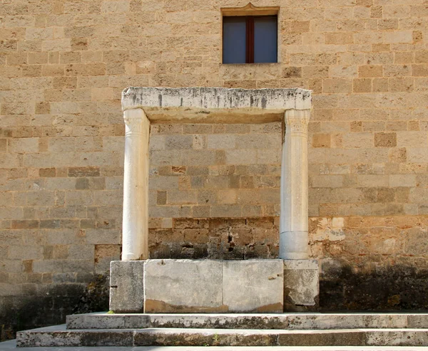 Palais Grand Maître Colonnes Grecques Antiques Dans Cour Rhodes Grèce — Photo