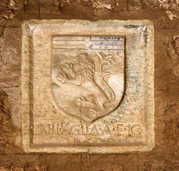 Герб Стене Дворца Великого Магистра Рыцарей Родос Греция — стоковое фото