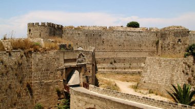 Aziz Athanasios 'un Kapısı, Rodos, Rodos, Yunanistan' ın tahkimatları