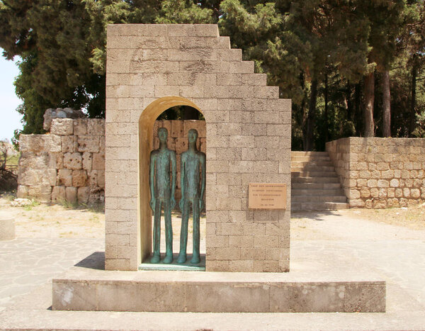 Памятник греческим военнопленным греко-итальянской войны