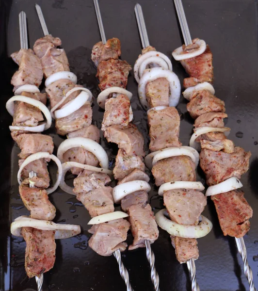 Kebaby Przygotowujące Się Grillu Szaszłyk Przygotowujący Mangalowym Marynowanym Mięsie Przygotowującym — Zdjęcie stockowe
