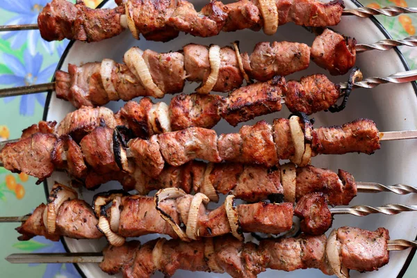 Kömür mangalı, ızgara et, ızgara yemek, şiş kebap.