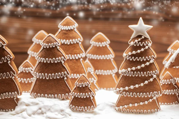 Pan Jengibre Abetos Navidad Galletas Bosque Nieve Invierno Celebración Vacaciones — Foto de Stock