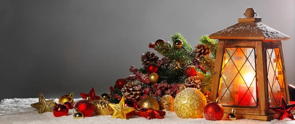 Weihnachten Komposition Von Laterne Bunten Ornamenten Kugeln Sterne Kerzen Und — Stockfoto