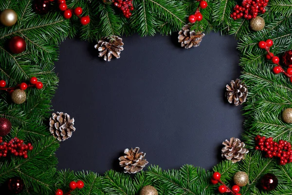 Quadro Borda Árvore Natal Abeto Natural Com Decoração Preto Espaço — Fotografia de Stock