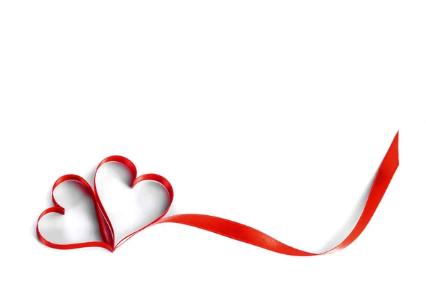 Czerwona Wstążka Kształcie Serca Białym Tle Koncepcja Walentynki — Zdjęcie stockowe