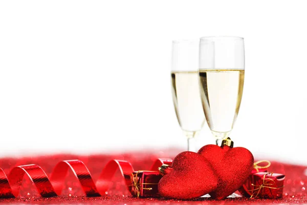 Två Glas Champagne Med Röd Inredning Alla Hjärtans Dag Koncept — Stockfoto