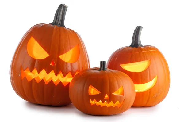 Tres Brillantes Linternas Calabaza Halloween Aisladas Sobre Fondo Blanco — Foto de Stock