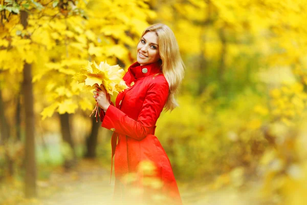 Autumn woman — Stock Photo, Image