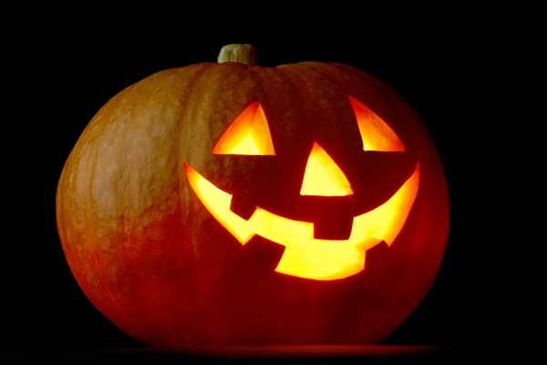 Iluminado bonito abóbora halloween — Fotografia de Stock