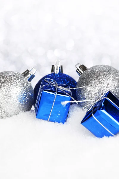 Decoración de Navidad en la nieve — Foto de Stock