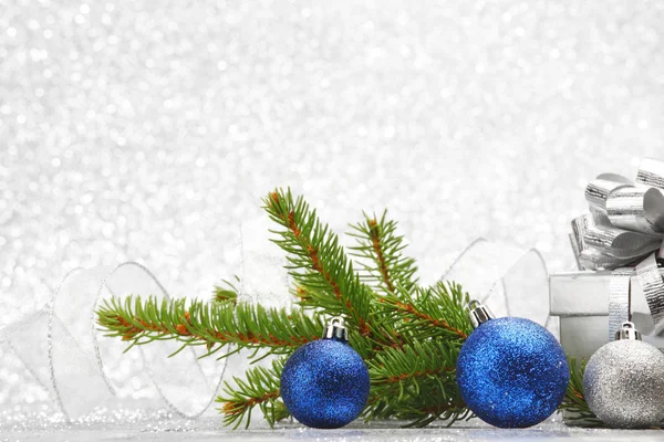 Abeto de Natal e decoração — Fotografia de Stock