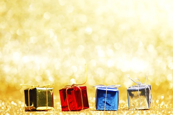 Coloridos regalos navideños — Foto de Stock