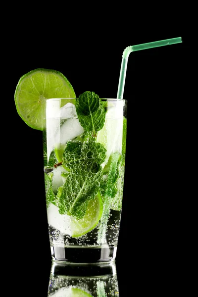 Коктейль mojito — стокове фото