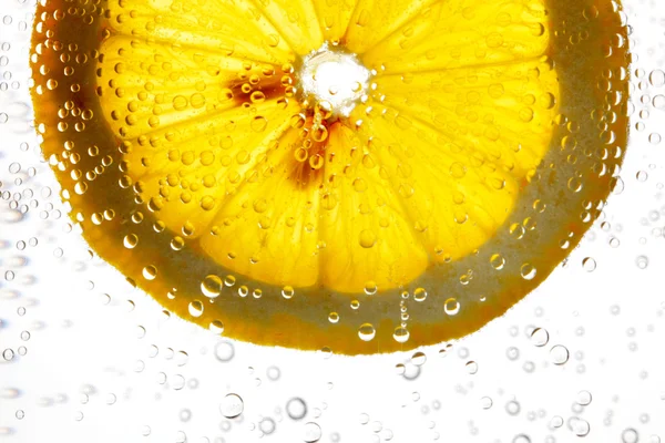 Naranja en el agua — Foto de Stock