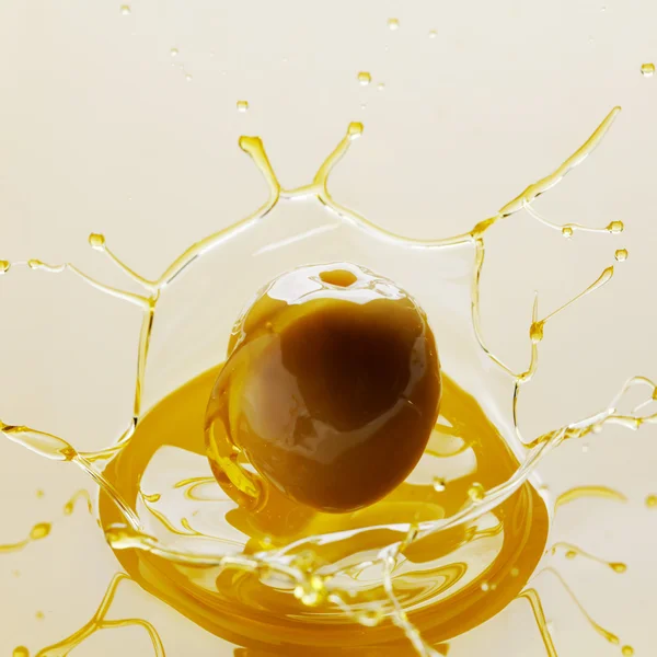Сплеск оливкової олії — стокове фото