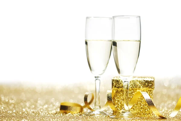 Champagne and gift — Stock Photo, Image