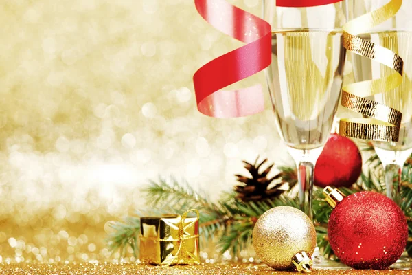 Champagne en kerstdecor — Stockfoto