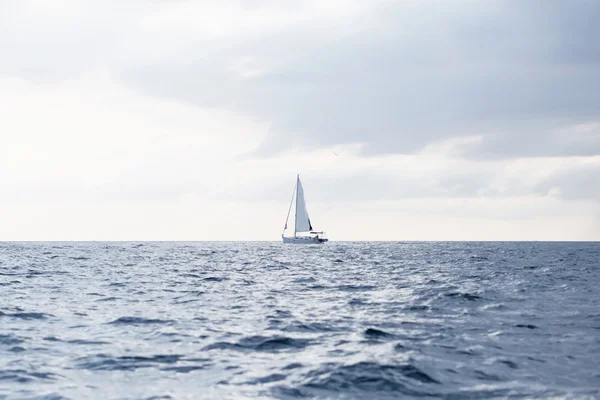 Yachts in the open sea — Stock Photo, Image