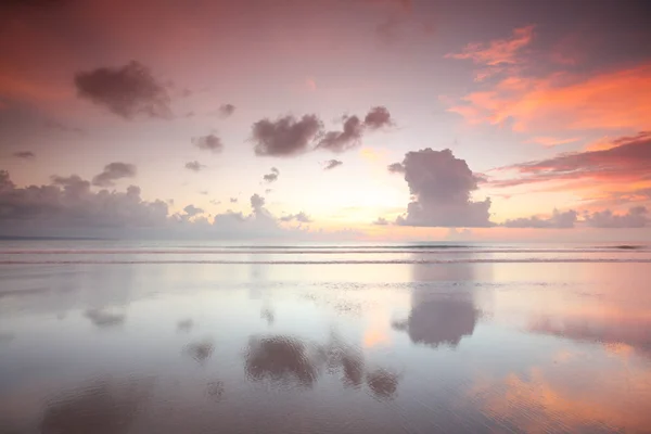 Bali plage coucher de soleil — Photo