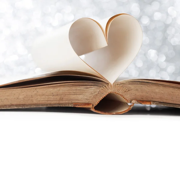 Pages in heart shape — Stock Photo, Image