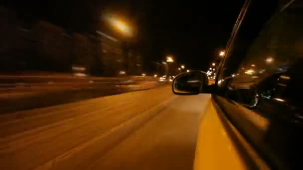 Conducir en la ciudad nocturna — Vídeo de stock