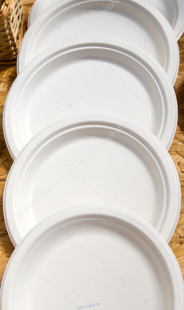 paper disposable plates of different colors