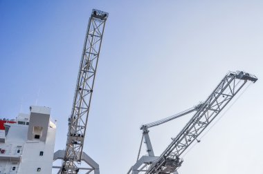 Deniz kargo bağlantı noktası büyük Vinçler