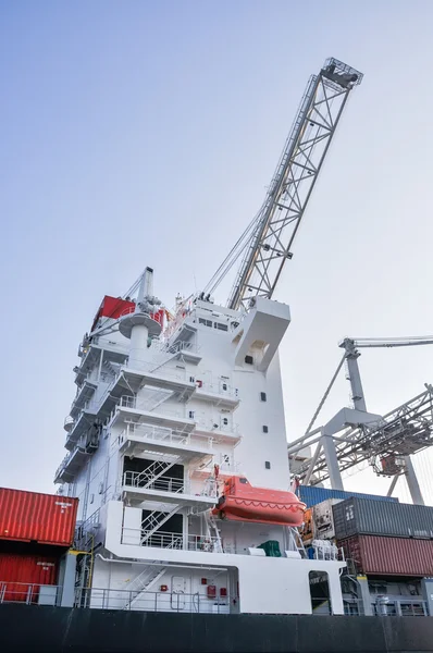 海貨物ポート大型クレーン — ストック写真