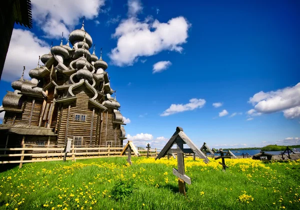 Traditionele houten Russische kerk op het eiland van Kizji — Stockfoto