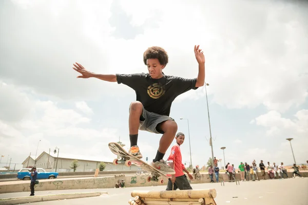Скейтбординг в Аддисе — стоковое фото