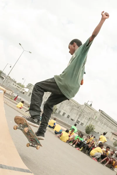 Skateboarding in Addis — Stock Photo, Image