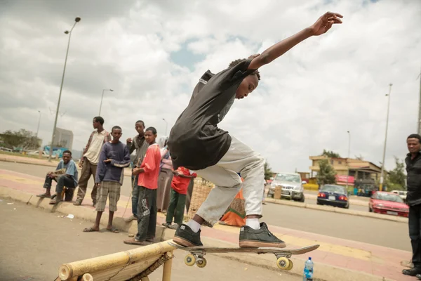 Skateboarden in Addis — Stockfoto