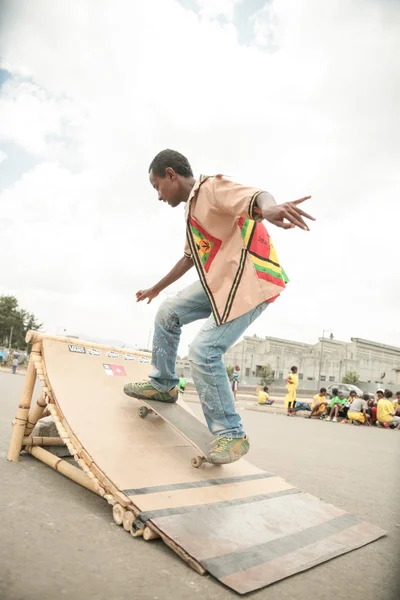 Skateboarden in Addis — Stockfoto