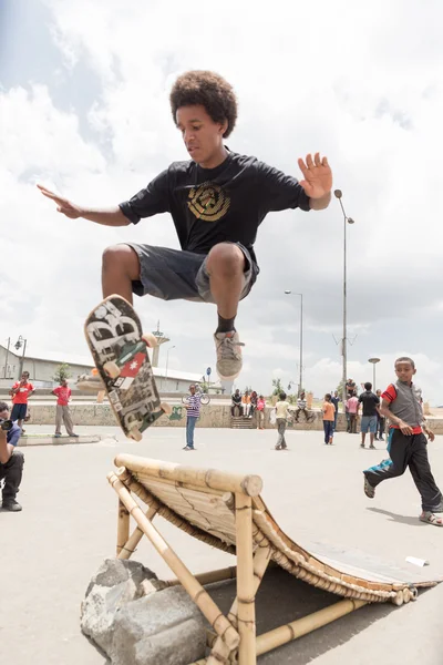アディスアベバでスケート ボード ストック写真