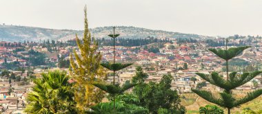 Kigali bir mesafeden havadan görünümü