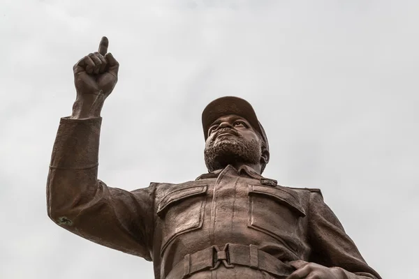 Estátua de Samora Moisés Machel na Praça da Independência — Fotografia de Stock