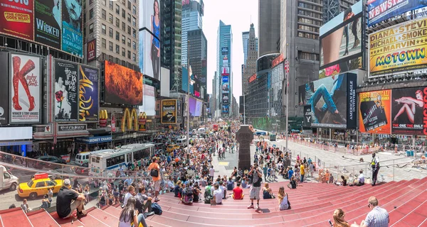 Times Square Tourists — Stock Photo, Image