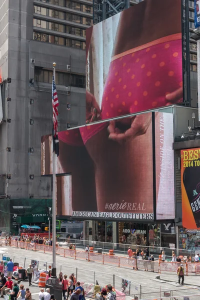 Billboards gigantes de Times Square — Fotografia de Stock