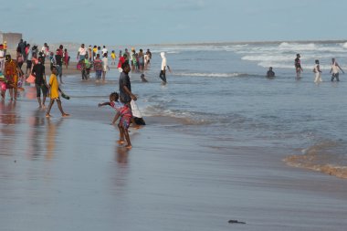 Pazartesi öğleden sonra Obama Beach, Cotonou