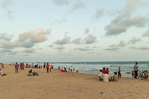 Montag nachmittag am obama beach, cotonou — Stockfoto