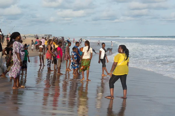 Segunda-feira à tarde em Obama Beach, Cotonou — Fotografia de Stock