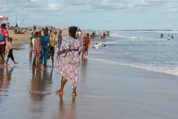 Montag nachmittag am obama beach, cotonou — Stockfoto