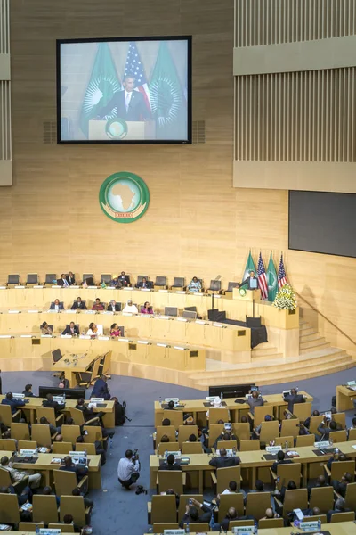 Le président américain Barack Obama effectue sa première visite présidentielle — Photo