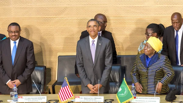 Le président américain Barack Obama effectue sa première visite présidentielle — Photo