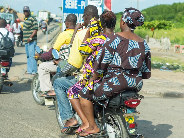 Táxi de motocicleta em benin — Fotografia de Stock